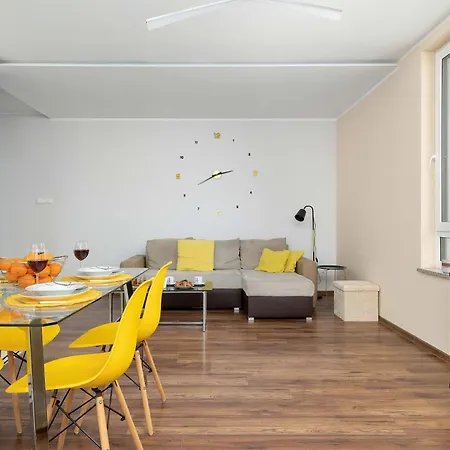 Wyjatkowy Z Parkingiem & Balkonem Z Widokiem By Renters