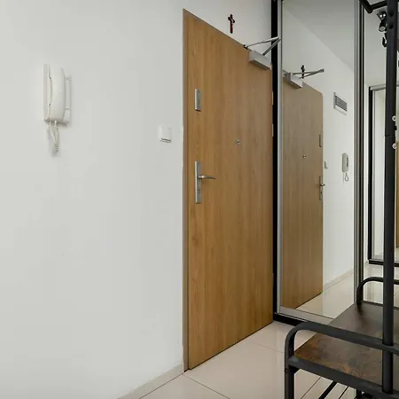 Wyjatkowy Z Parkingiem & Balkonem Z Widokiem By Renters *