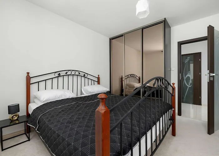 Wyjatkowy Z Parkingiem & Balkonem Z Widokiem By Renters Apartmán *