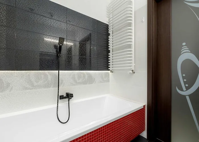 Wyjatkowy Z Parkingiem & Balkonem Z Widokiem By Renters Apartmán