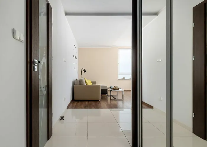 Wyjatkowy Z Parkingiem & Balkonem Z Widokiem By Renters Apartmán