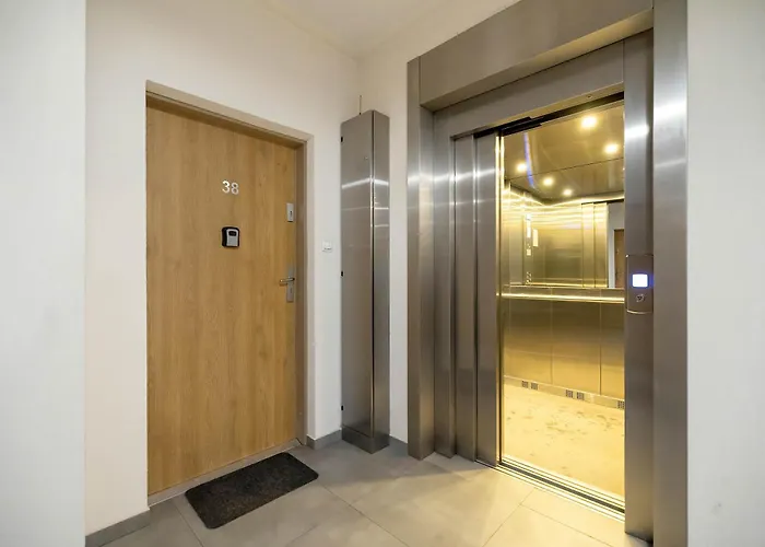 Apartmán Wyjatkowy Z Parkingiem & Balkonem Z Widokiem By Renters