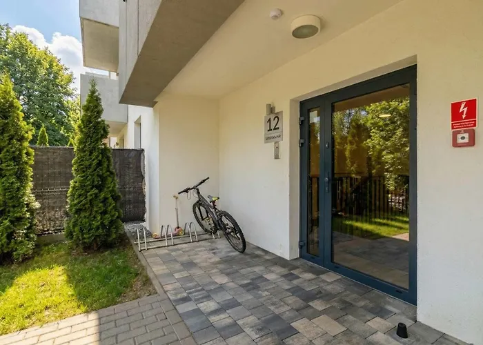 Apartmán Wyjatkowy Z Parkingiem & Balkonem Z Widokiem By Renters Bílsko-Bělá